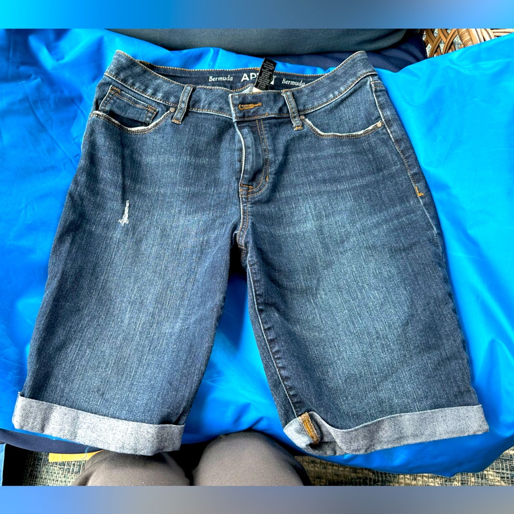 *NEW*Sz 8*APT. 9* Bermuda Jean shorts